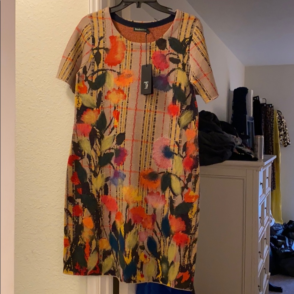 NEVER WORN TAGS ON SHIFT DRESS